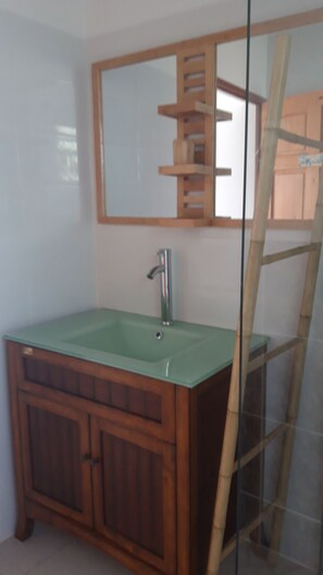 Interior - Quiet accommodation in greenery with swimming pool 5 minutes from shops and beaches (Le Moule)