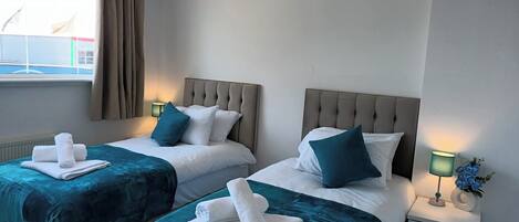 House | 3 bedrooms, iron/ironing board, free WiFi, bed sheets