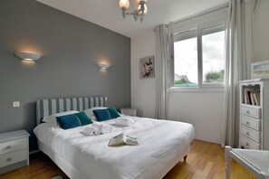 3 bedrooms, iron/ironing board