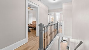 Interior - Luxe Ohio City Townhome only minutes to stadium! (Cleveland)