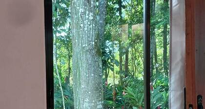 Charming 2-bedroom villa in peaceful Provincia de Alajuela with AC, WiFi