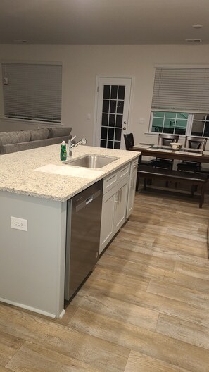 Interior - Spacious 4 bdrm 2.5 ba townhome w/2 car garage in Reedy Fork area of Greensboro (Greensboro)