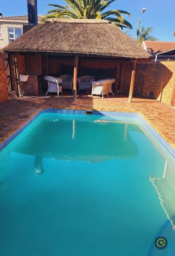 Serene 1-bedroom apartment in Cape Town perfect for relaxing stays.