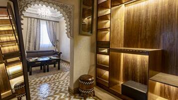 1 bedroom, in-room safe, blackout curtains, free WiFi