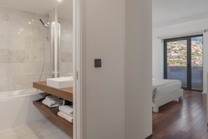 2 camere, ferro/asse da stiro, Wi-Fi, lenzuola