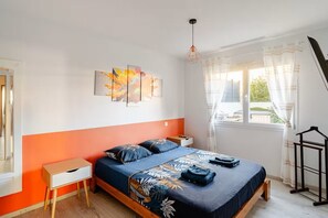3 chambres, fer et planche à repasser, lit parapluie, Wi-Fi gratuit