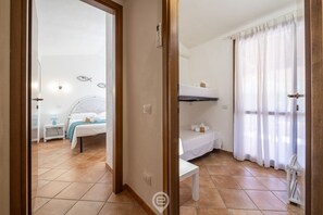 2 chambres, fer et planche à repasser, lit de bébé portatif, Wi-Fi