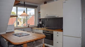KylskÄp, ugn, spishÀll och kaffe- och tebryggare