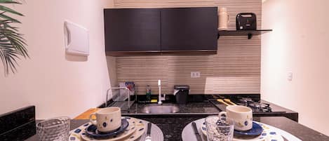 Studio, 1 lit double, salle de bains privée | Cuisine privée