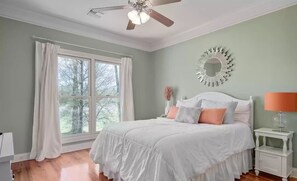 5 bedrooms, desk, iron/ironing board, WiFi - Riverside Retreat w/ Pool & Water Front Dock in Louisiana's Paradise! (Breaux Bridge)