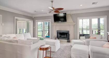 Riverside Retreat w/ Pool & Water Front Dock in Louisiana's Paradise!