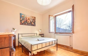 2 chambres, fer et planche à repasser, lit parapluie, Wi-Fi gratuit