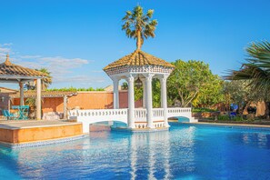 Pool - Deluxe room, studio size facing the pool with private terrace (Fourques)