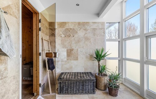 Cozy home in Vejby with sauna