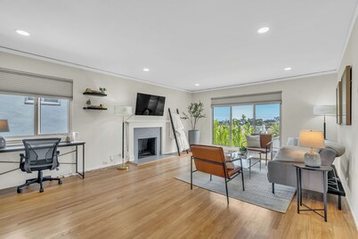 Spacious 4Bedroom/4Bathroom Home Near SF, SFO. Golfing, Beaches & Nature