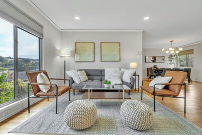 Spacious 4Bedroom/4Bathroom Home Near SF, SFO. Golfing, Beaches & Nature