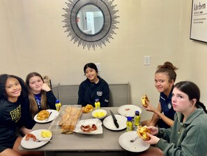 Dining - Sun & Speedway Villa II (Daytona Beach)