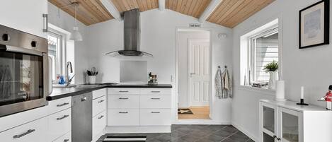 Fridge, dishwasher, coffee/tea maker