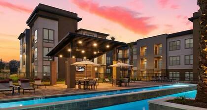 Lux College Station Apartment