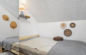 3 bedrooms, travel crib, free WiFi - 2 bedroom beautiful home in Børkop (Børkop)