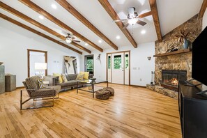 TV connectée, cheminée