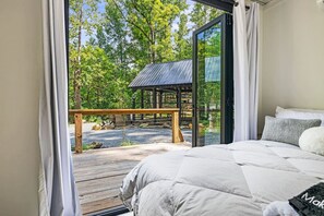 5 habitaciones, escritorio, wifi y ropa de cama