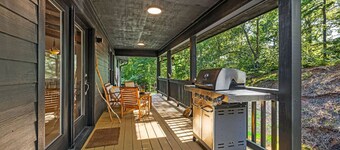 BaseCamp Smoky Mountains Group Retreat | Sleeps 17