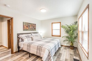 3 Schlafzimmer, Bügeleisen/Bügelbrett, WLAN, Bettwäsche