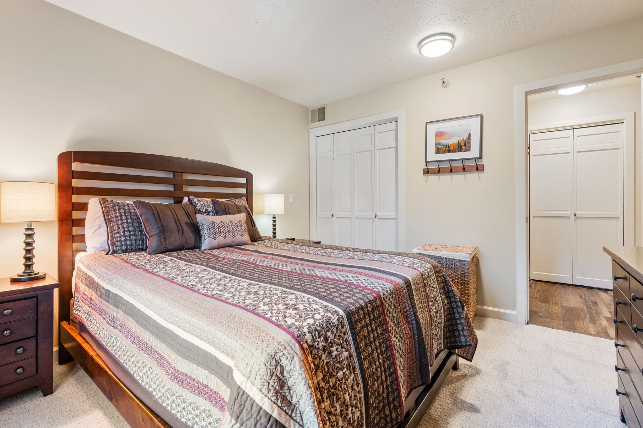 1 quarto, escrivaninha, Wi-Fi de cortesia, roupa de cama