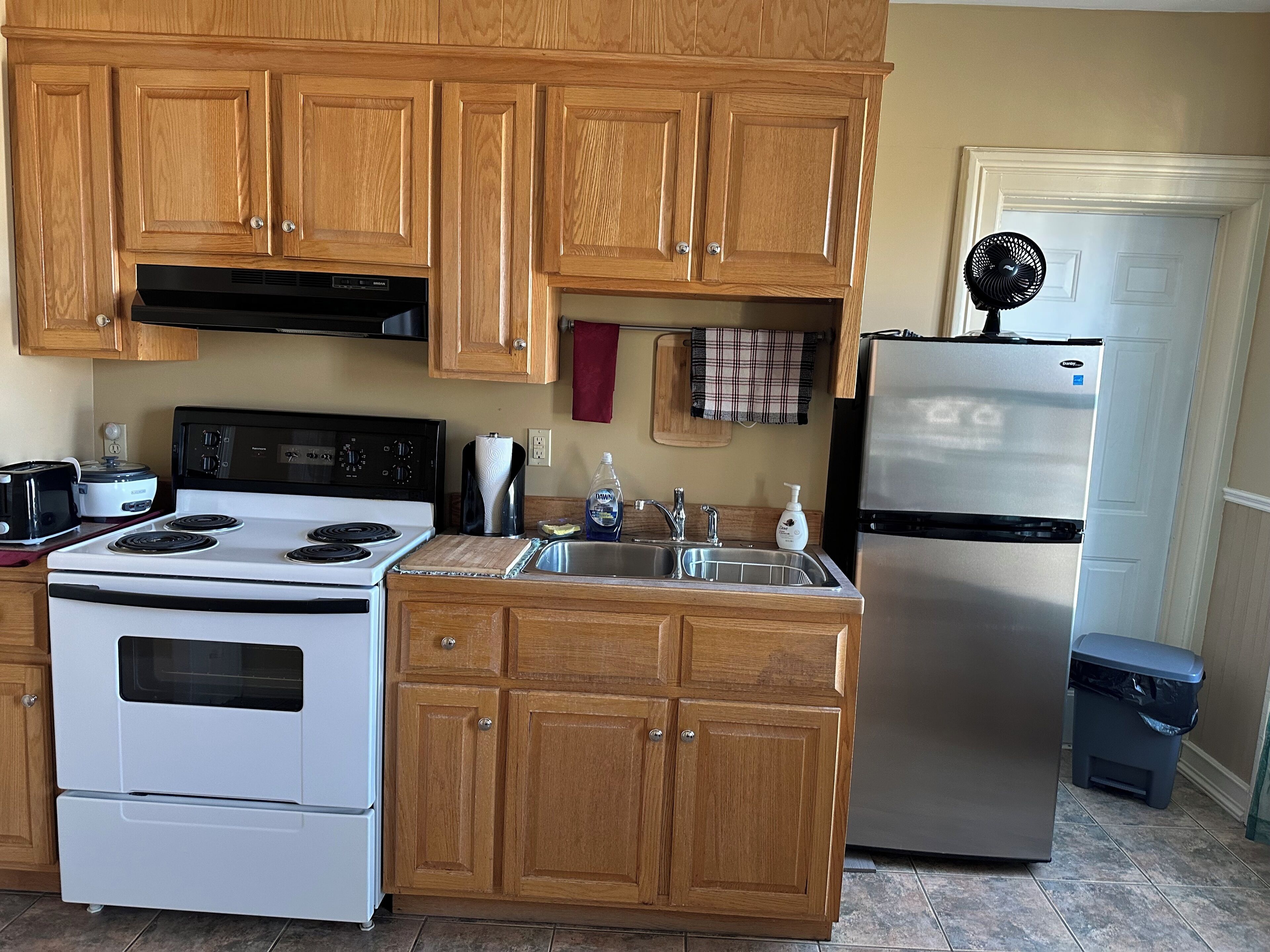 Micro-ondes, four, plaque de cuisson