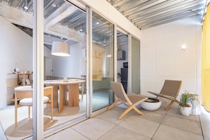 1 bedroom, down comforters, soundproofing, free WiFi