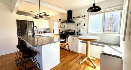 Charming 2-bedroom house in Greenwood Lake with Central AC/Heat