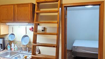 2 bedrooms, bed sheets