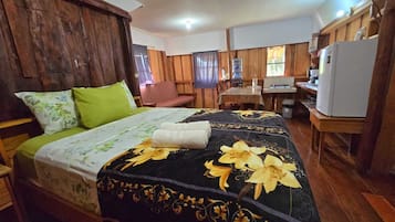 Basic Cabin | Pillowtop beds, free WiFi