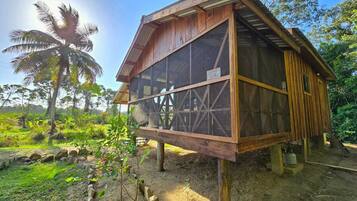 Studio, 1 Queen Bed, Garden View | Terrace/patio