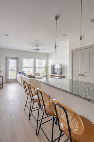 Feel@Home I Rosenberg I Lakeview