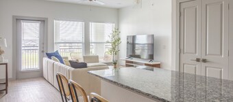 Feel@Home I Rosenberg I Lakeview