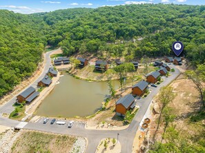 Unclassified image, 4 of 69, button - Vaulted-Ceiling Studio, Hot Tub, Community Pool, Free Attraction Tickets & Serene Private Views (Hollister)