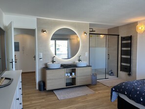 3 sovrum, strykjÀrn/strykbrÀda, gratis wi-fi och sÀngklÀder