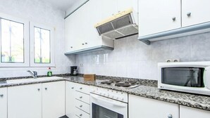 House, 4 Bedrooms | Private kitchen - Global Carlos - By Global Rental Holidays 20617 (Cambrils)