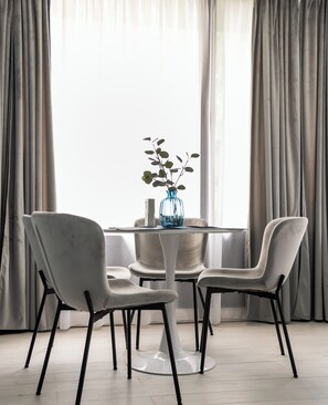 Dining - Wiejska Glamour Apartment (Warszawa)