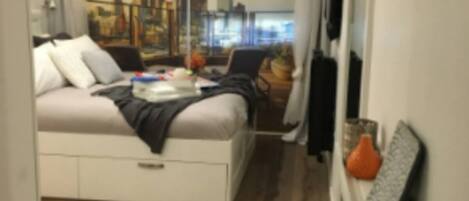 1 bedroom, iron/ironing board, free WiFi, bed sheets