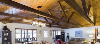 Charming 3-bedroom house with lake front access near boat launch in Laona.