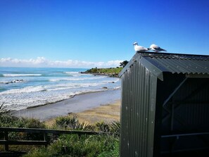 Beach - Famous Riverton Surf Shack (Riverton/Aparima)