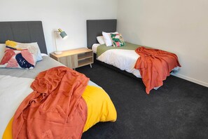 2 slaapkamers, een bureau, wifi