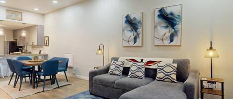 Smart-tv en een open haard