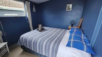 3 bedrooms, WiFi, bed sheets
