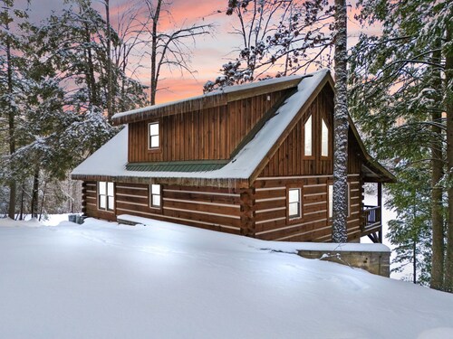 Dockside Cabin | RRG | Hot Tub | Kayaks | Fire Pit