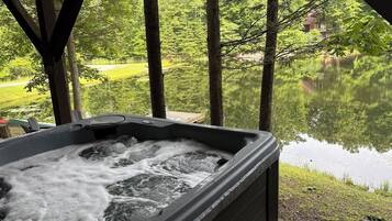 Bain à remous extérieur
