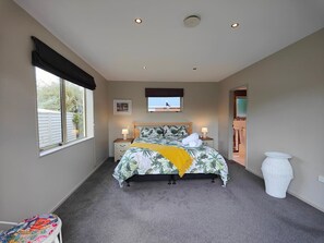 4 bedrooms, iron/ironing board, travel cot, WiFi